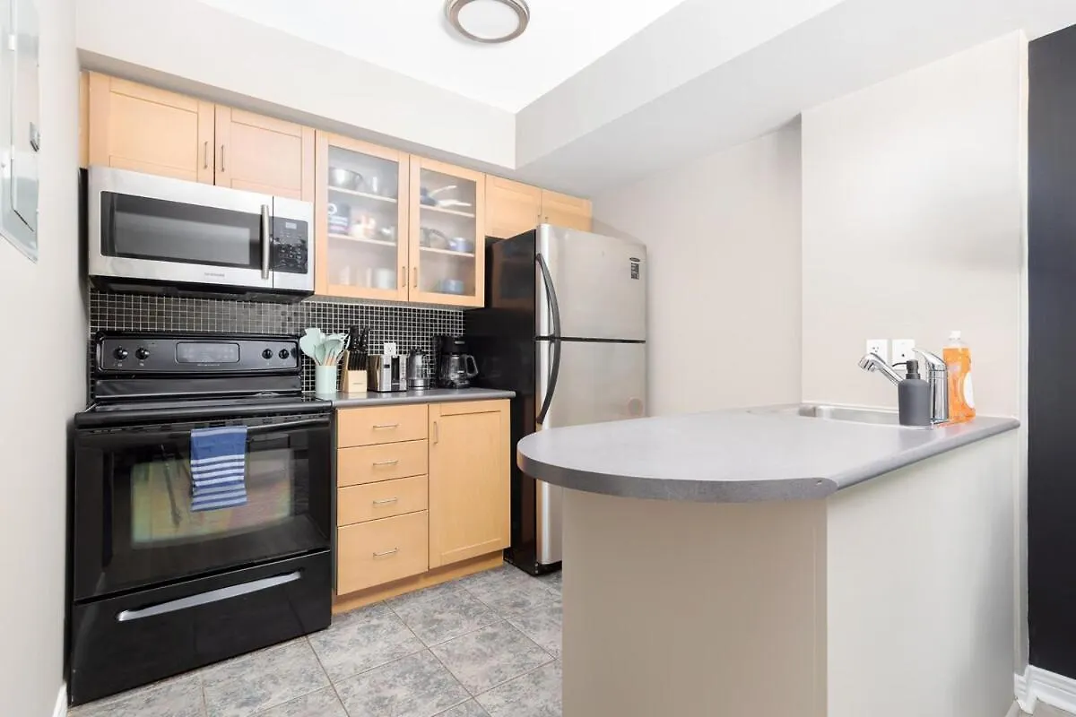 Lakeside Haven - Cozy Townhome In Liberty Village Toronto Canadá
