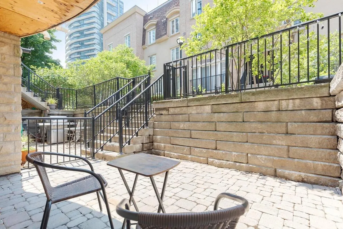 Casa de Férias Lakeside Haven - Cozy Townhome In Liberty Village Toronto